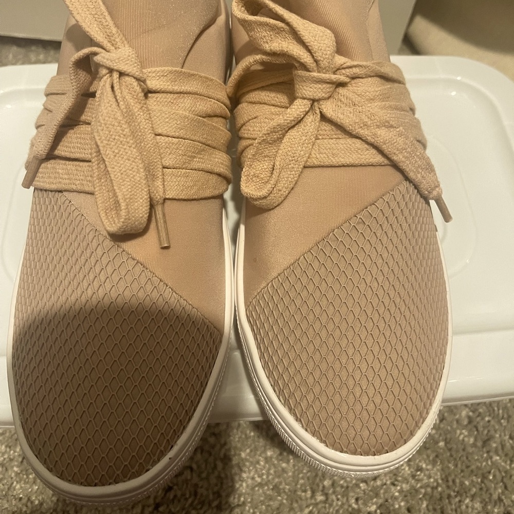 Women sneakers